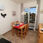 Trstenica Apartment *